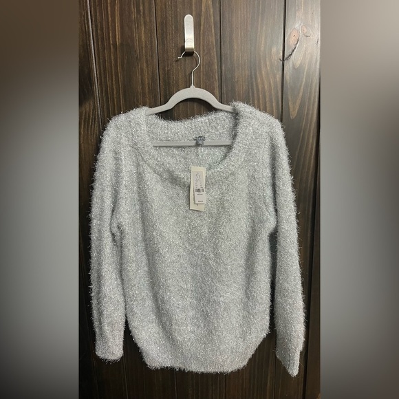 NWT-New York & Company SOHO Silver Sparkly Eyelash Sweater- Size: Medium - Picture 8 of 15